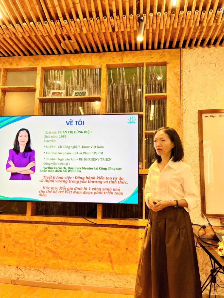 Chị Phan Thị Hồng Diệu chia sẻ về hành trình wellness coach của mình